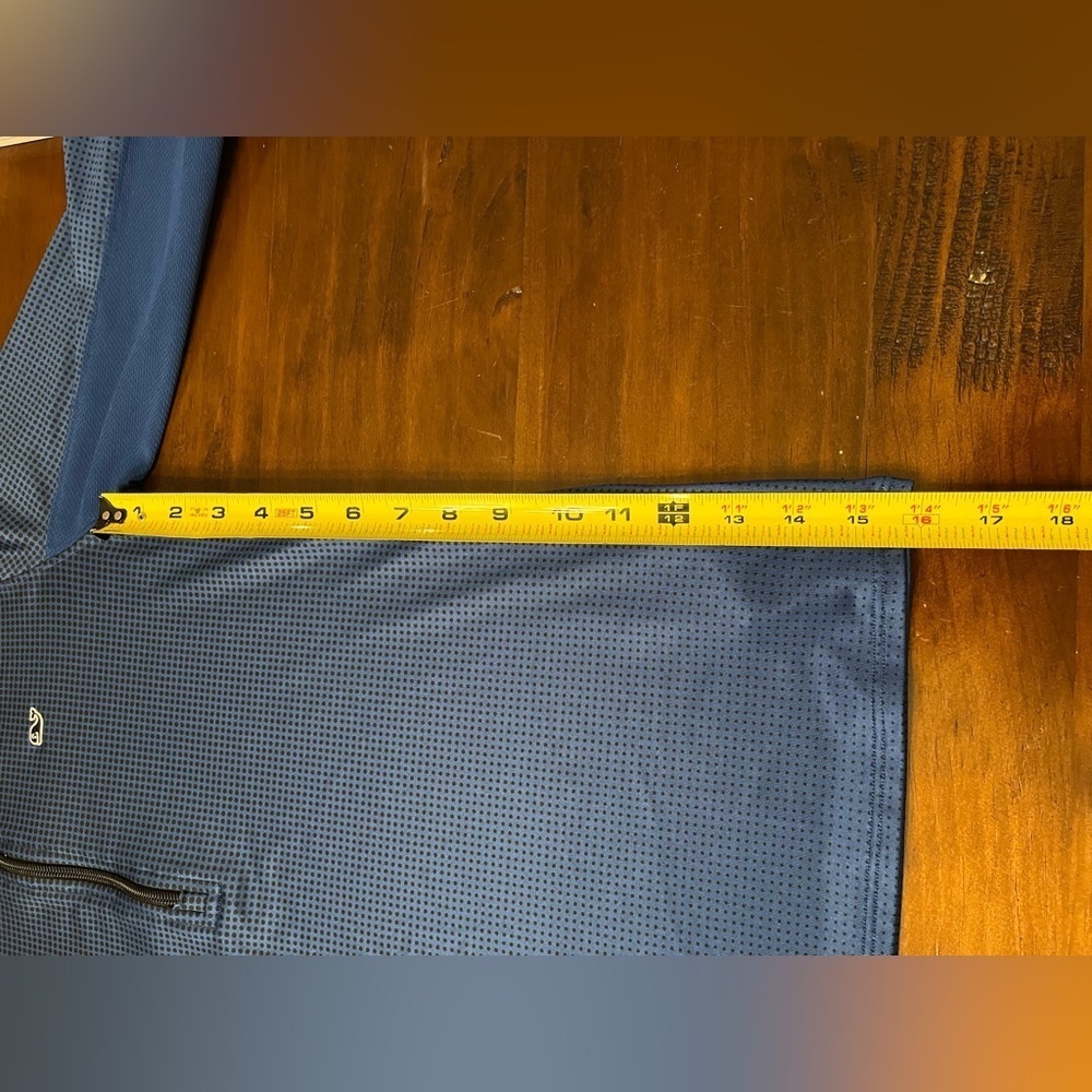 XS Vineyard Vines performance quarter zip in blue/black - Picture 11 of 12